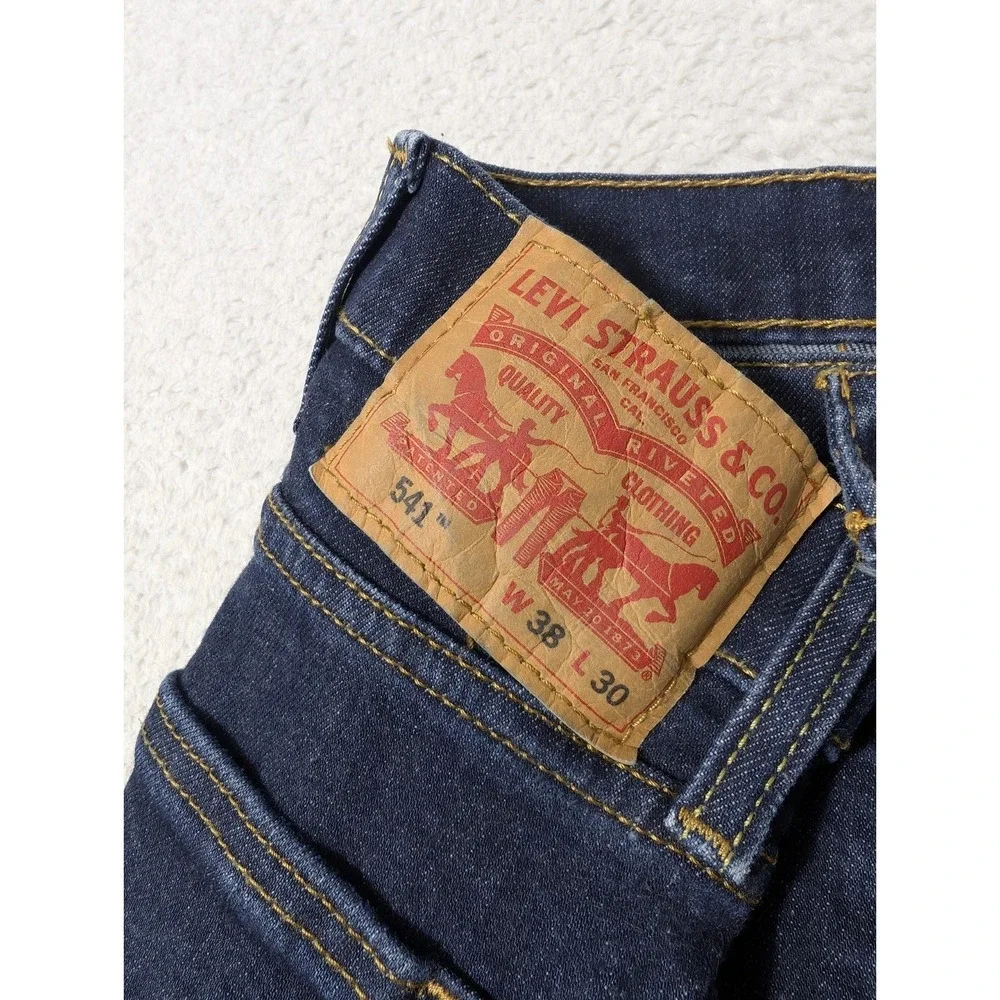 Levis Jeans Mens 38 X 30 541 Denim Zip Stretchy Straight‎ Leg Dark Wash